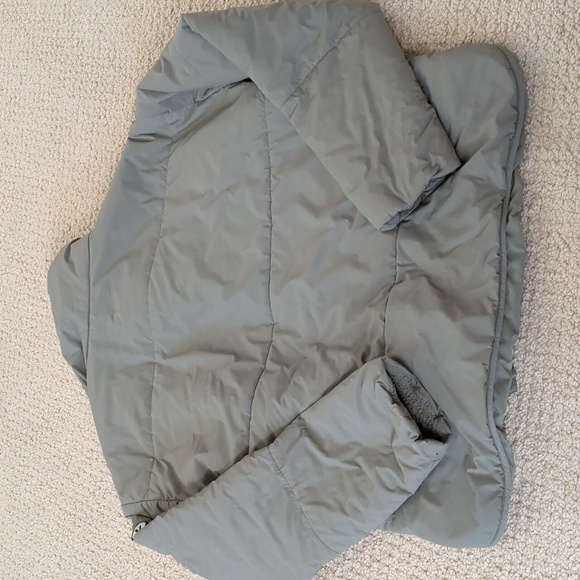 Vuori Canyon Insulated Jacket In Pistachio - Picture 7 of 10
